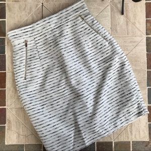 H&M Skirts - H&M Black + Cream Pencil Skirt β’ Size 4 H&M Skirts - H&M Black + Cream Pencil Skirt β’ Size 4